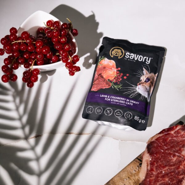 savory sos jagnje brusnica3 Savory Cat Adult Sterilised - Jagnjetina i Brusnica 22x85g - Dont Ker Pet Shop