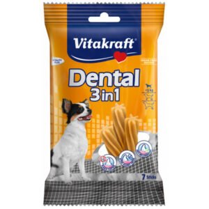 Vitakraft Dental 3u1 XS 7 kom – dentalna poslastica za male pse Vitakraft Dental 3u1 XS 7 kom je dopunska dentalna poslastica namenjena psima malih rasa do 5kg, razvijena za svakodnevnu podršku zdravlju zuba i desni. Zahvaljujući posebnoj 3u1 kombinaciji aktivnih sastojaka – Stay Clean™, pirofosfatima i cinku – pomaže u smanjenju stvaranja zubnog plaka, usporavanju nastanka kamenca i održavanju zdrave usne duplje. Poseban zvezdasti oblik i elastična tekstura omogućavaju mehaničko čišćenje zuba tokom žvakanja, dok ukusna receptura podstiče psa na redovno korišćenje. Bez dodatog šećera i bez veštačkih boja i aroma. Sastav: Žitarice (pšenica, pirinač), proizvodi biljnog porekla (uključujući kukuruz i krompir), meso i proizvodi životinjskog porekla (živina), ulja i masti, minerali (3000mg/kg tetranatrijum difosfata). Analitički sastav: Proteini 7%, masti 3%, sirova vlakna 1%, sirovi pepeo 2%, vlaga 20%. Dodaci: vitamin C 440mg/kg, cink 230mg/kg. Način upotrebe: Namenjeno psima idealne telesne mase do 5kg. Davati 1 štapić dnevno kao dopunu redovnoj ishrani. Količinu prilagoditi uzrastu, aktivnosti i kondiciji psa. Uvek obezbediti dovoljno sveže vode za piće. Don't Ker preporuka: Vitakraft Dental 3u1 XS 7 kom je odličan izbor za male pse kojima je potrebna svakodnevna podrška oralnoj higijeni. Praktični štapići sa posebnom teksturom pomažu u uklanjanju naslaga tokom žvakanja, a ukusna formula čini ih idealnom nagradom za vašeg ljubimca.